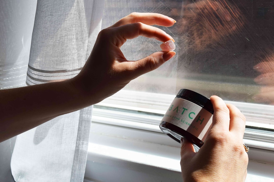 Vitamina D: quando integrarla, quanto e in quale forma — DermaDea (Photo: BATCH by Wisconsin Hemp Scientific/Unsplash)