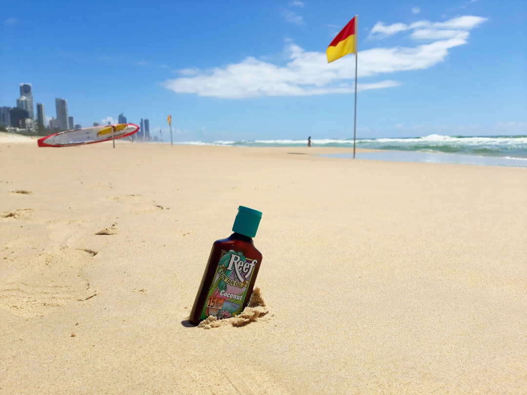 spf-30-vs-spf-50 — DermaDea (Photo: rod m/Unsplash)